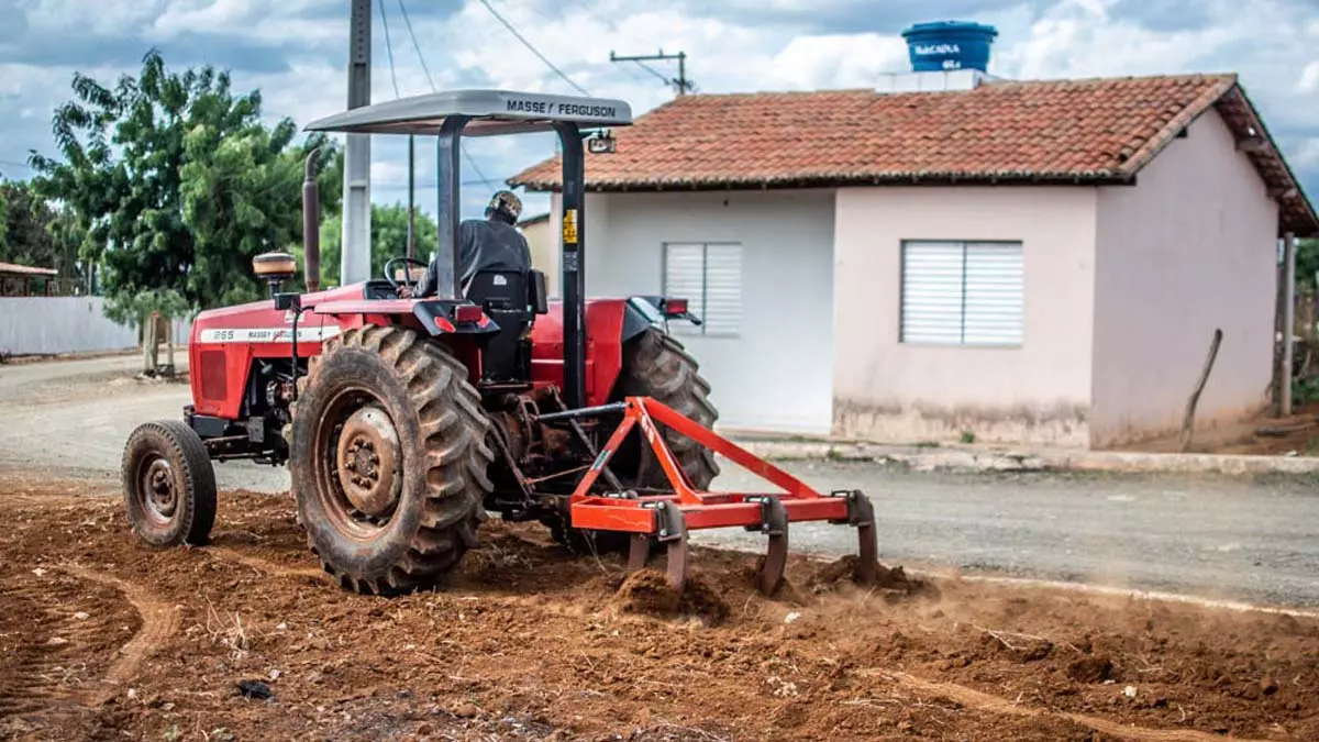 empresa pública vinculada à Secretaria de Desenvolvimento Rural (SDR), por meio do Programa de Mecanização Rural (Promer).