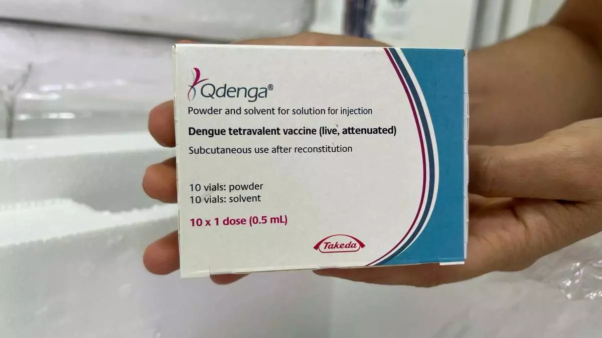 Nesta quinta-feira (18), o Ministério da Saúde anunciou a ampliação da faixa etária elegível para a vacinação contra a Dengue. Anteriormente