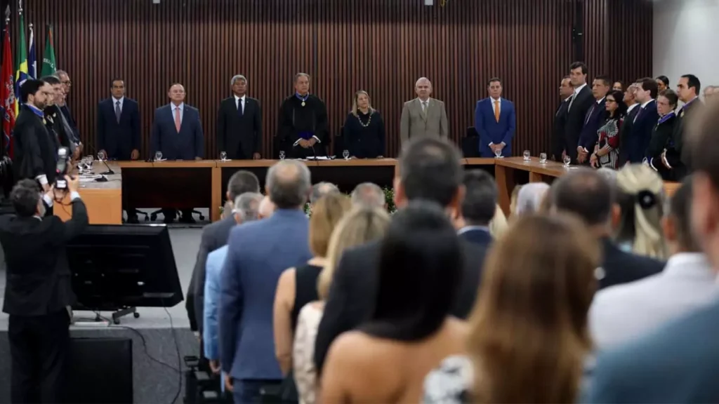 Abelardo Paulo da Matta Neto assumiu, nesta segunda-feira (29), a presidência do Tribunal Regional Eleitoral da Bahia (TRE-BA),