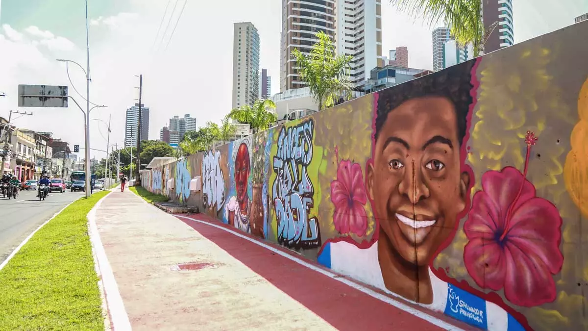 A cidade de Salvador recebeu, na última terça-feira (30), o primeiro mural artístico do BRT, uma parceria da Prefeitura, através