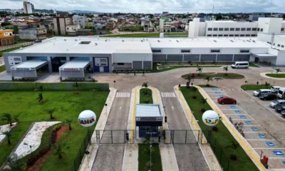 Durante a inauguração do Hospital Estadual Costa das Baleias, nesta sexta-feira (10), em Teixeira de Freitas, realizada