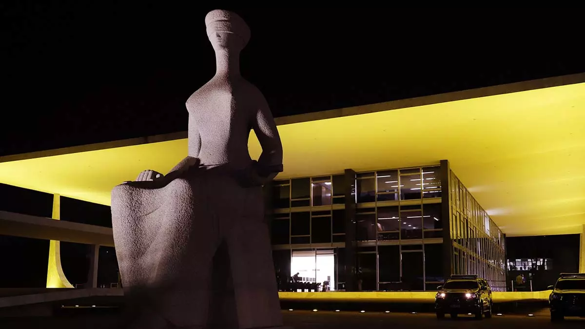 Tribunal Federal (STF), suspendeu os efeitos de uma lei do Município de Ibirité (MG) que proíbe o ensino de “linguagem neutra ou