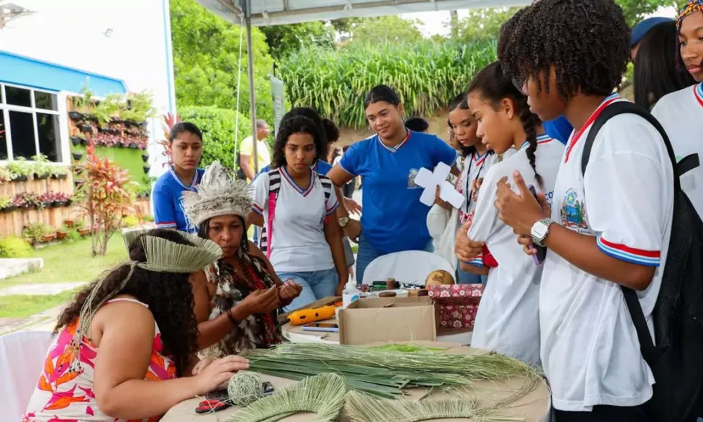 Cerca de 1.900 estudantes e 100 educadores de 17 escolas estaduais participam, nesta sexta-feira (3), do 3° ano do Festival de