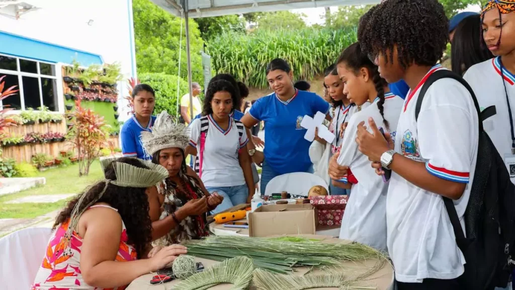 Cerca de 1.900 estudantes e 100 educadores de 17 escolas estaduais participam, nesta sexta-feira (3), do 3° ano do Festival de