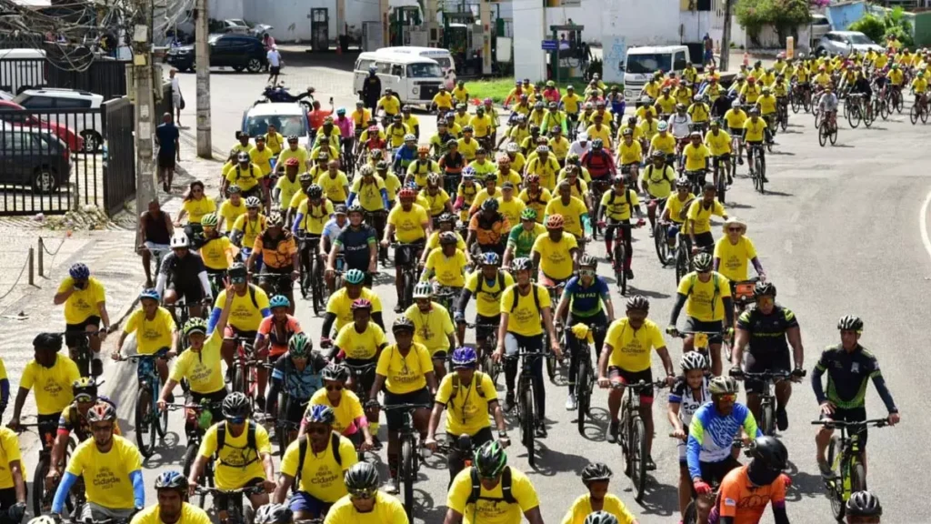 Neste domingo (19), o Movimento Salvador Vai de Bike (MSVB), da Prefeitura de Salvador, promove a segunda edição do Pedal Maio Laranja