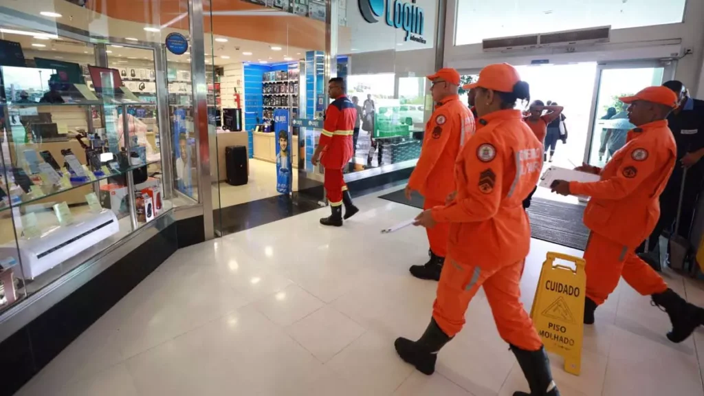 O Corpo de Bombeiros Militar Bahia deu início, nesta segunda-feira (20), à Operação Bombeiro Total, que tem como objetivo