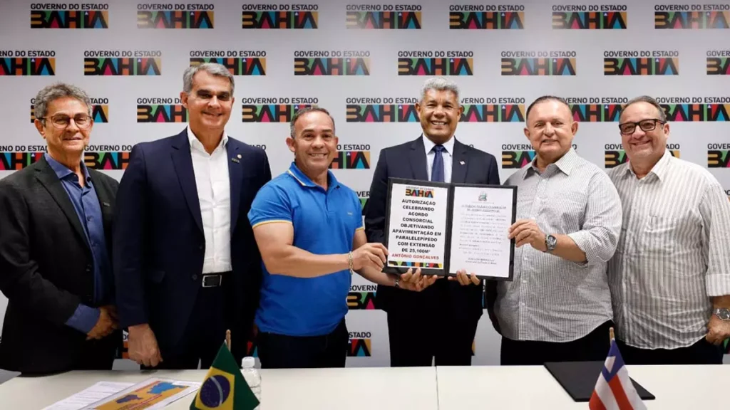 início de diversas obras. Durante a tarde, foram quatro reuniões das quais participaram secretários de Estado e o presidente