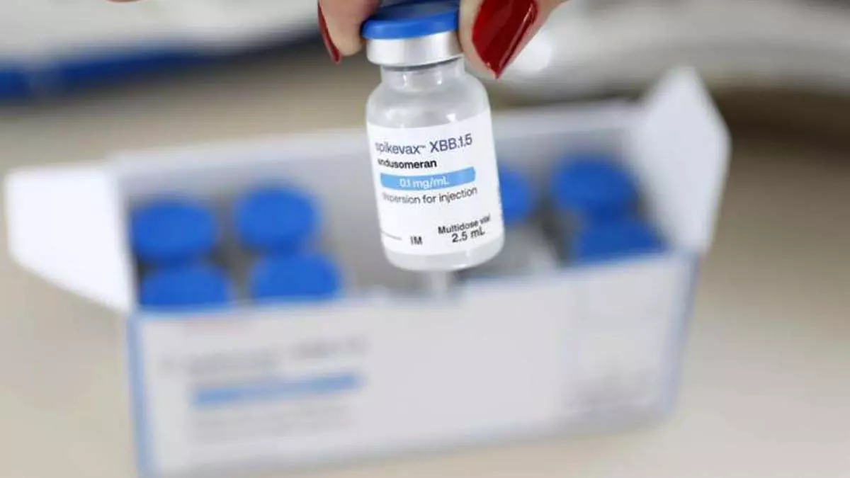 A Bahia irá receber, na próxima segunda-feira (3), 72 mil doses da vacina mais recente contra Covid-19, a XBB, que é produzida pela Moderna.