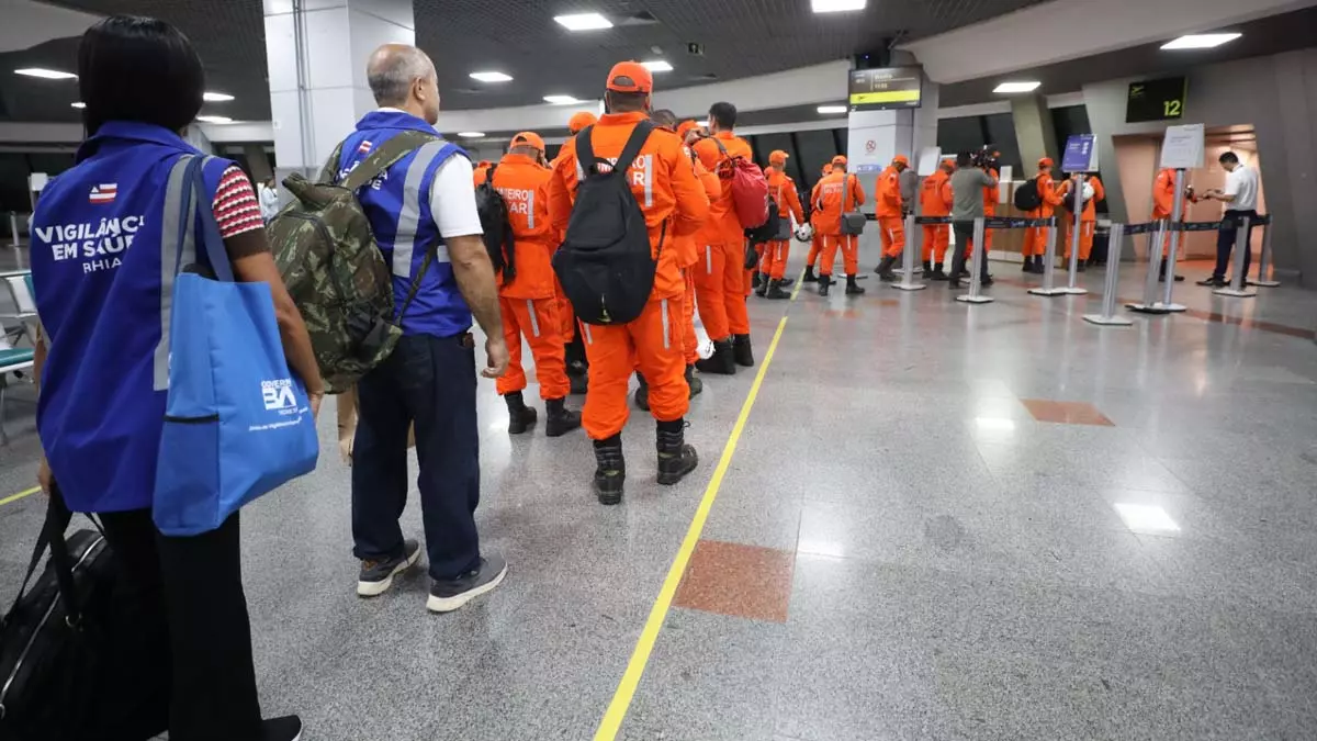 Para auxiliar no socorro às vítimas das chuvas no Rio Grande do Sul, o Corpo de Bombeiros Militar da Bahia (CBMB) enviou