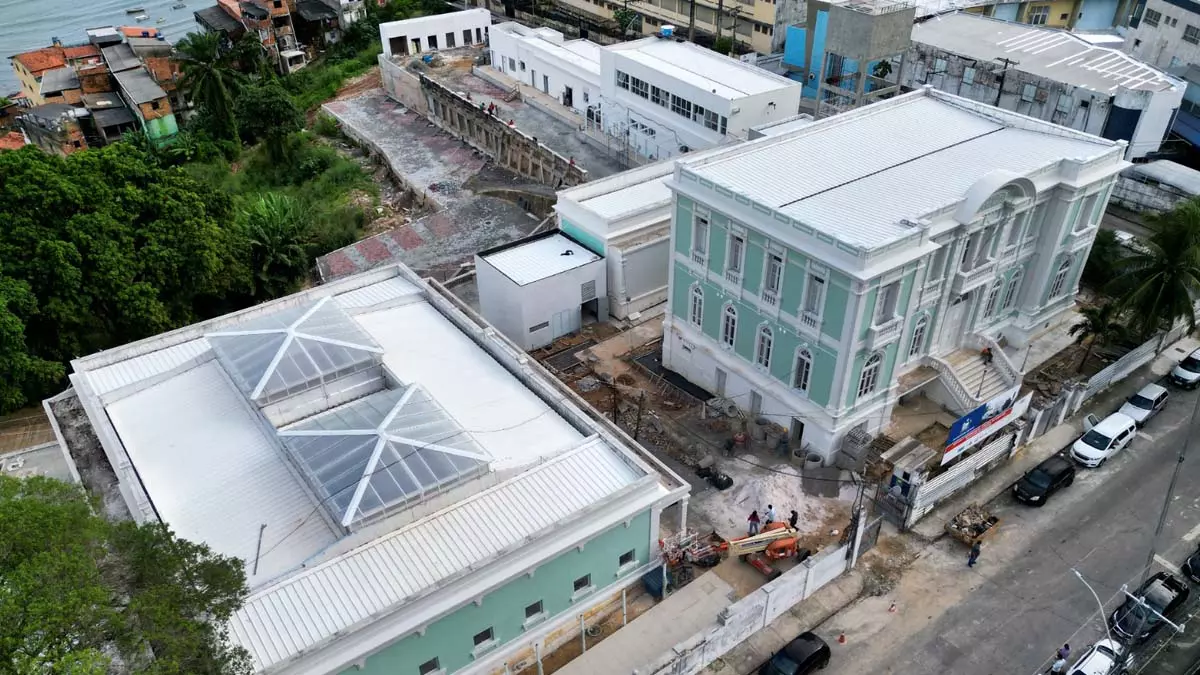 As obras de recuperação do antigo Hospital Couto Maia, no bairro de Mont Serrat, em Salvador, foram visitadas, neste sábado (4),