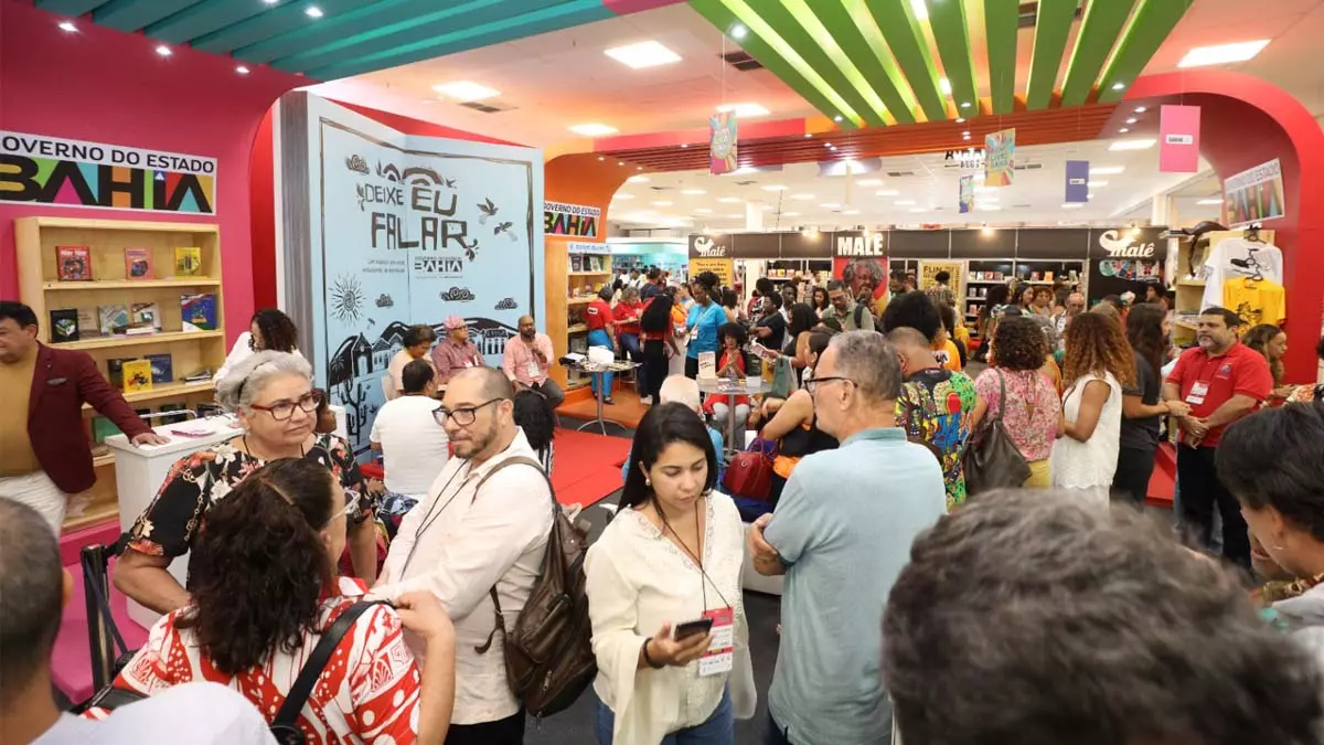 Estudantes e professores da rede estadual de ensino estão marcando presença na 7ª edição da Bienal do Livro da Bahia, que teve início no