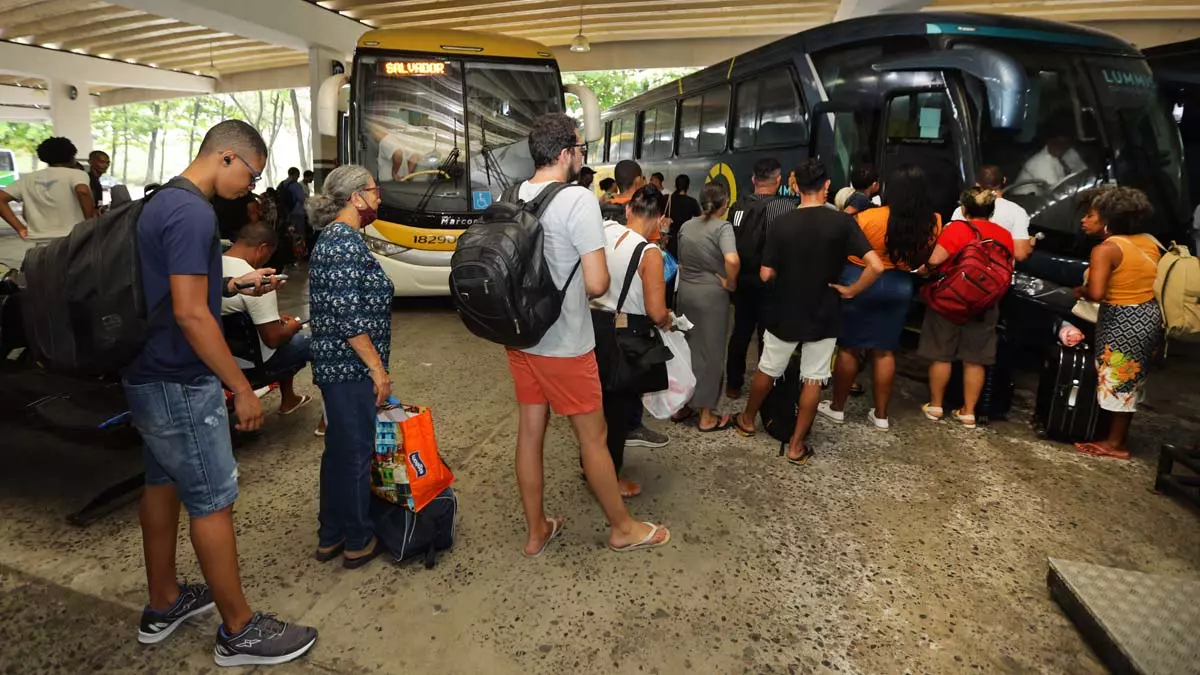 expansão seguida, com ganho acumulado de 2,5% no período. Dos quatro tipos de serviços com maior impacto positivo no resultado do mês