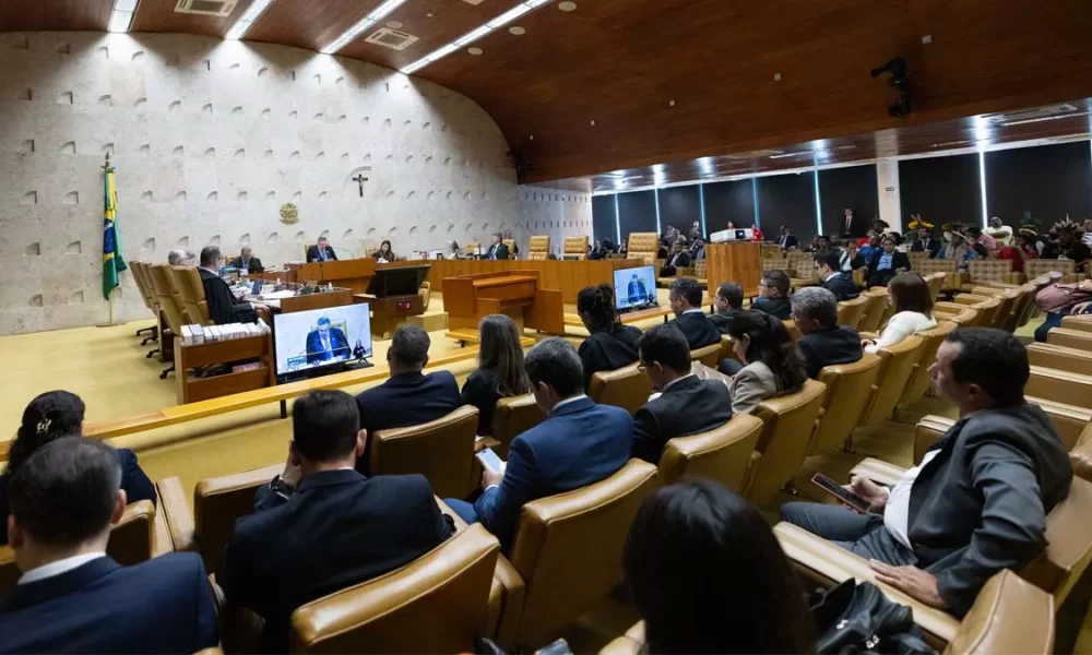 STF definiu nesta quarta-feira (26) a tese de repercussão geral do julgamento que descriminalizou o porte de maconha para