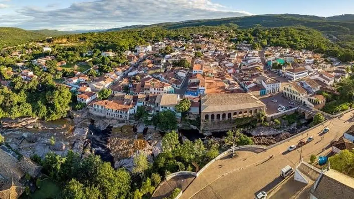 facilitar o fluxo de visitantes na região, o Governo do Estado vai construir o Terminal Turístico e Rodoviário da Chapada Diamantina.