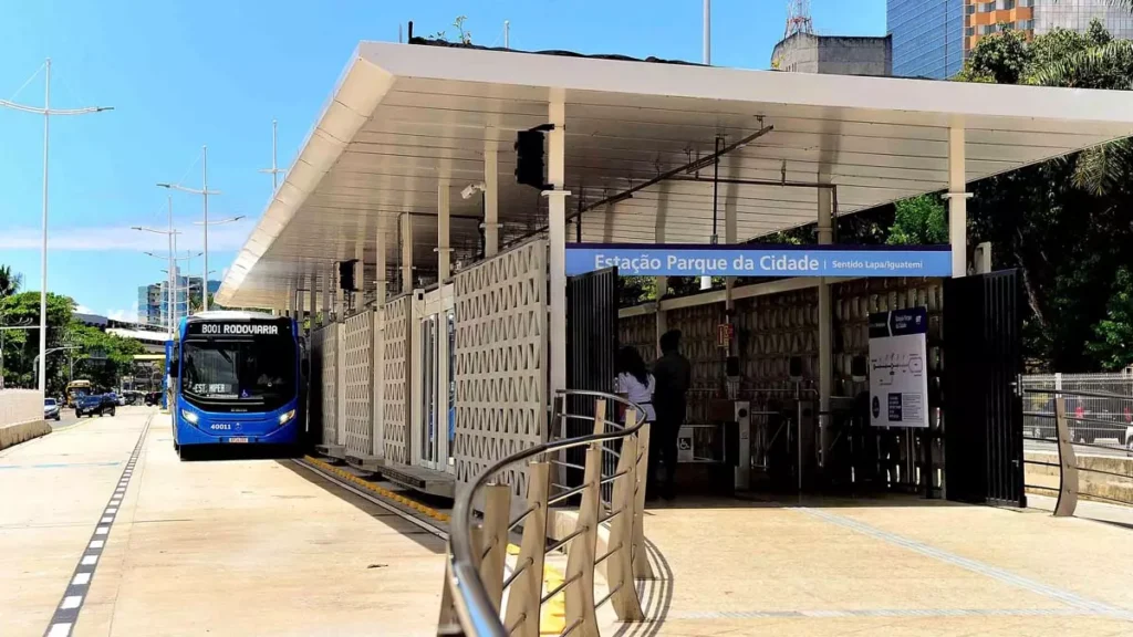 A partir deste sábado (29), os usuários do sistema BRT Salvador contarão com ampliação no horário de funcionamento do trecho 2,