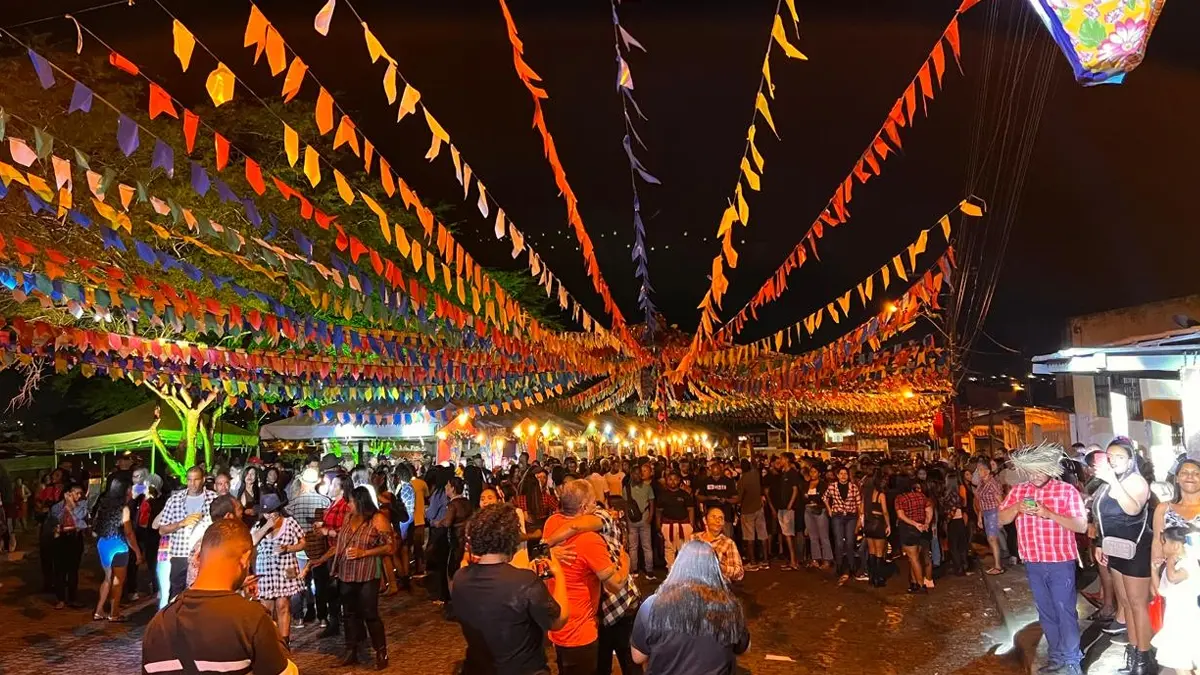 da Secretaria de Turismo do Estado (Setur-BA), o tradicional espaço comercial, cultural e turístico recebeu centenas de forrozeiros,