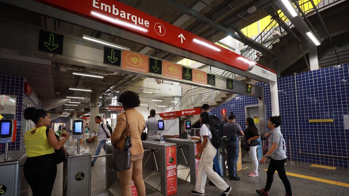 Freitas completa 10 anos de operação neste mês. E para celebrar esta data especial, passageiros que utilizam diariamente o metrô,