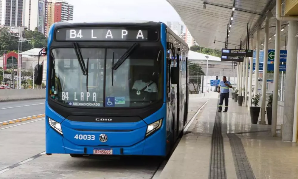 A partir deste sábado (13), a linha B4 do BRT terá o horário de funcionamento ampliado. A linha, que estava funcionando em operação