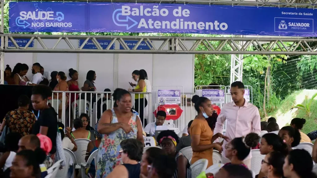 O Saúde nos Bairros, programa realizado pela Prefeitura de Salvador, iniciou os atendimentos nesta segunda-feira (22) na localidade