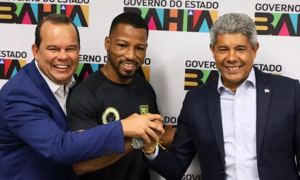 Mais novo campeão mundial de boxe, o baiano Robson Conceição foi recepcionado, na manhã desta terça-feira (9), no gabinete