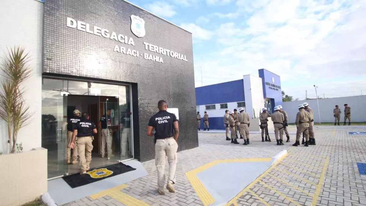 O município de Araci recebeu na manhã desta quinta-feira (4), um incremento de R$ 2,7 milhões com as entregas das novas Delegacia