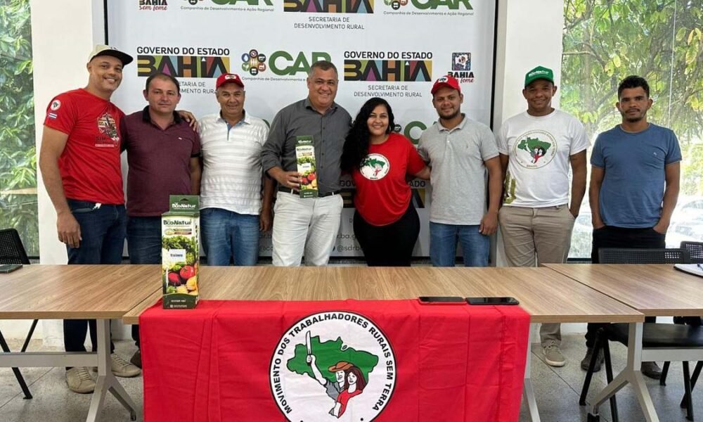 Representantes da Companhia de Desenvolvimento e Ação Regional (CAR), empresa pública vinculada à Secretaria de Desenvolvimento Rural (SDR),