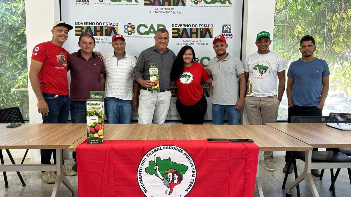 Representantes da Companhia de Desenvolvimento e Ação Regional (CAR), empresa pública vinculada à Secretaria de Desenvolvimento Rural (SDR),