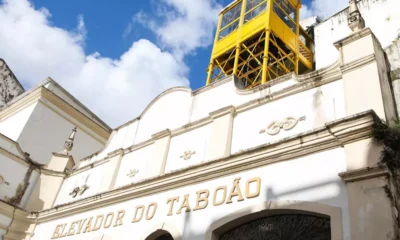 Reinaugurado pela Prefeitura de Salvador em 2021, o Elevador do Taboão, que faz a ligação entre o Pelourinho e o Comércio, vem