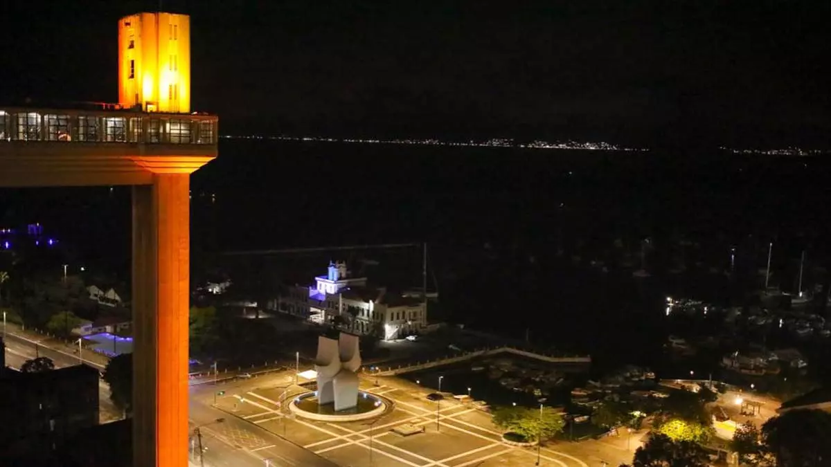 Os monumentos da cidade de Salvador vão receber iluminação cênica especial neste mês de agosto, instalada pela Diretoria de Serviços