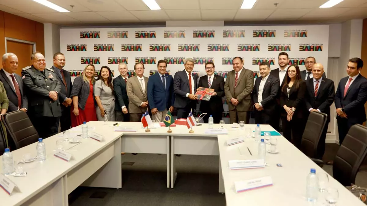 Nesta terça-feira (13), o governador Jerônimo Rodrigues se reuniu com representantes da embaixada do Chile no Brasil.