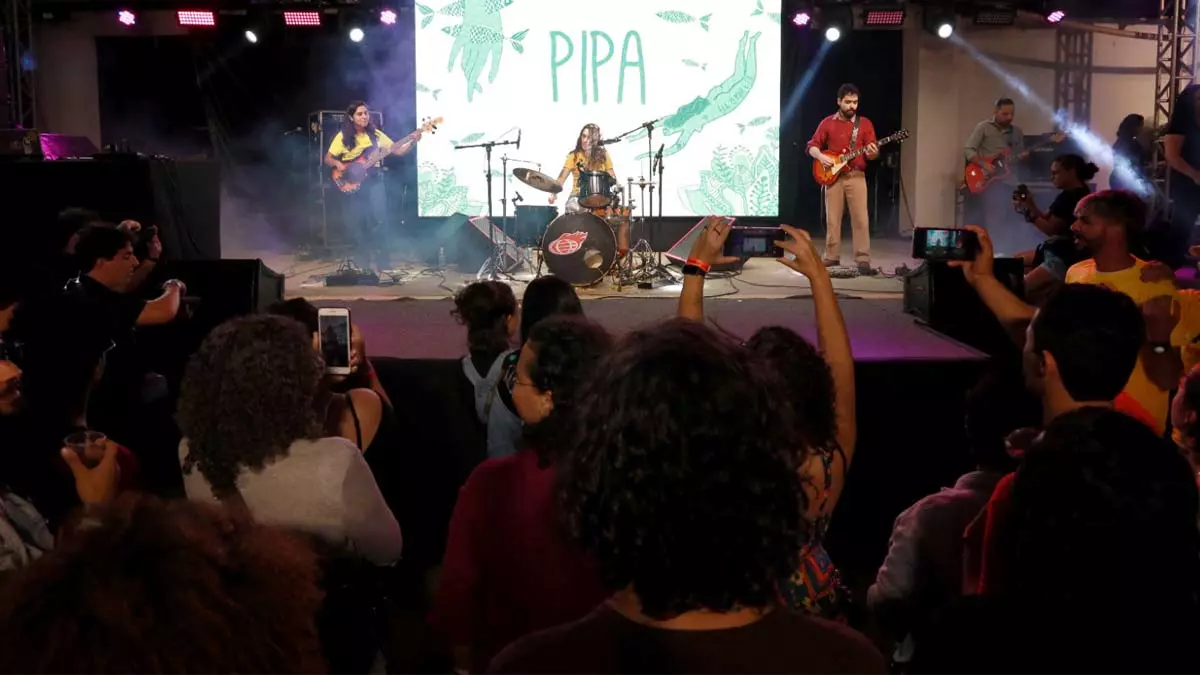 Neste domingo (15), Vitória da Conquista, na região sudoeste, foi a primeira parada do Festival SouJuvs no interior baiano. A iniciativa do