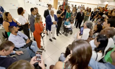 Em mais uma iniciativa para fortalecer as políticas de inclusão na Bahia, o Governo do Estado inaugurou a primeira Central de Atendimento