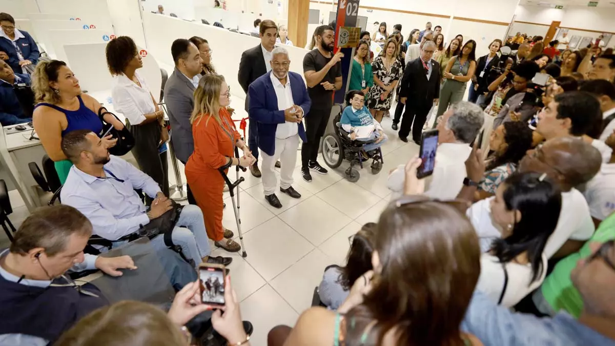 Em mais uma iniciativa para fortalecer as políticas de inclusão na Bahia, o Governo do Estado inaugurou a primeira Central de Atendimento