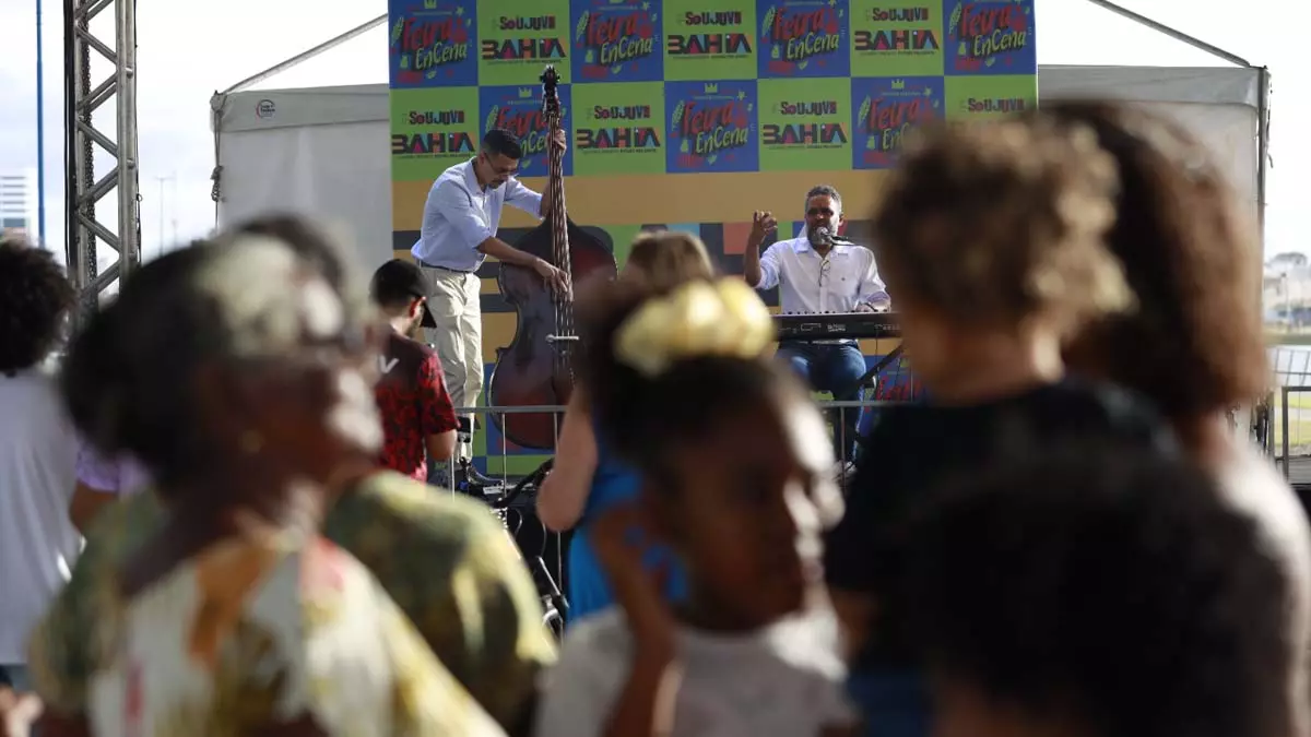 Três dias recheados de apresentações artísticas e culturais marcaram a 1ª Edição do Circuito Cultural Feira EnCena, que aconteceu