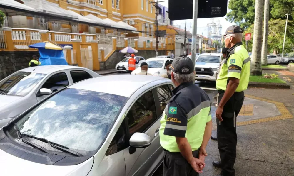 Para o primeiro turno das eleições que acontece no domingo (6), a Superintendência de Trânsito de Salvador (Transalvador)