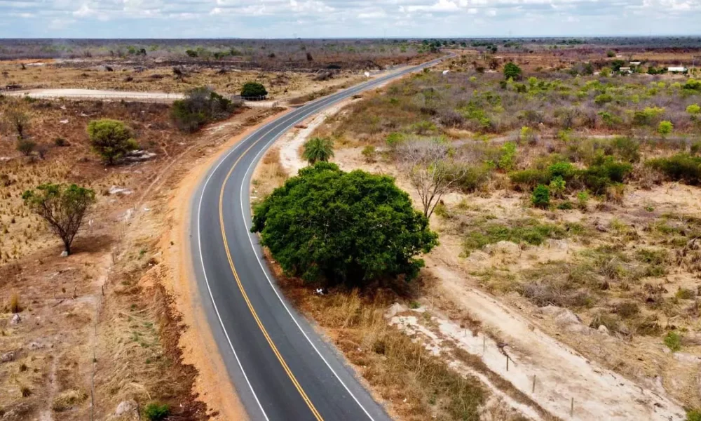 infraestrutura e desenvolvimento rural foram as áreas contempladas com investimentos do Governo do Estado em Santa Rita de Cássia,