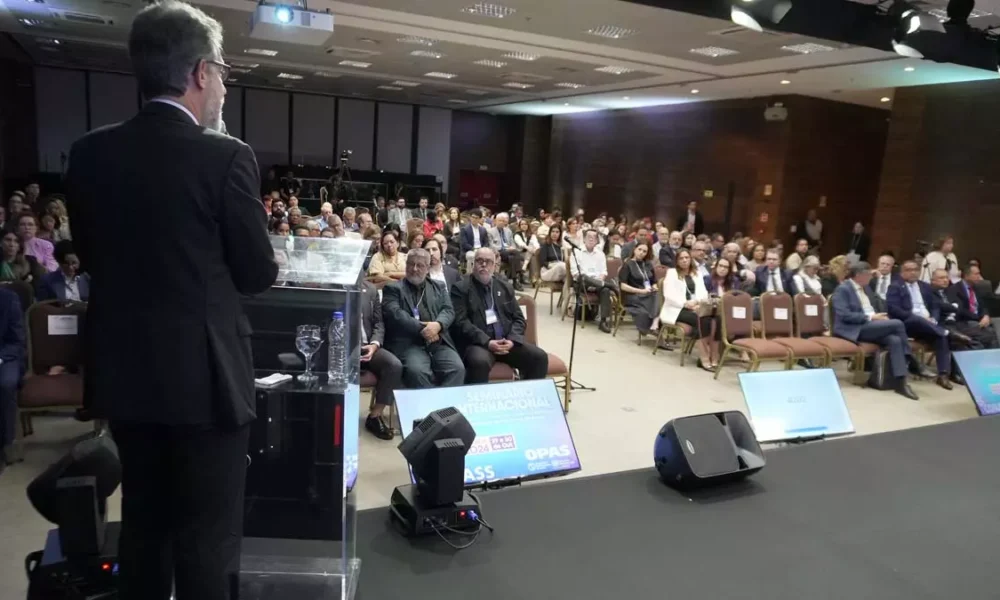 Representantes da Secretaria da Saúde do Estado da Bahia (Sesab) participam, em Brasília, do seminário internacional