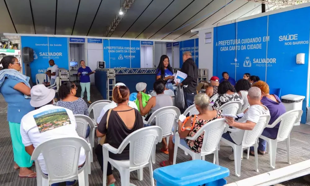 Cajazeiras 11, Novo Horizonte e Paripe são as localidades em que o programa Saúde nos Bairros oferece serviços durante esta semana