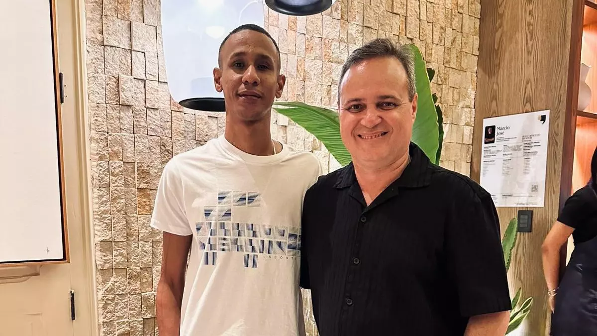 Dia do Livro no seu ambiente da Casas Conceito, o Home Office do Escritor, prestigiando o legado do ilustre escritor João Ubaldo Ribeiro.
