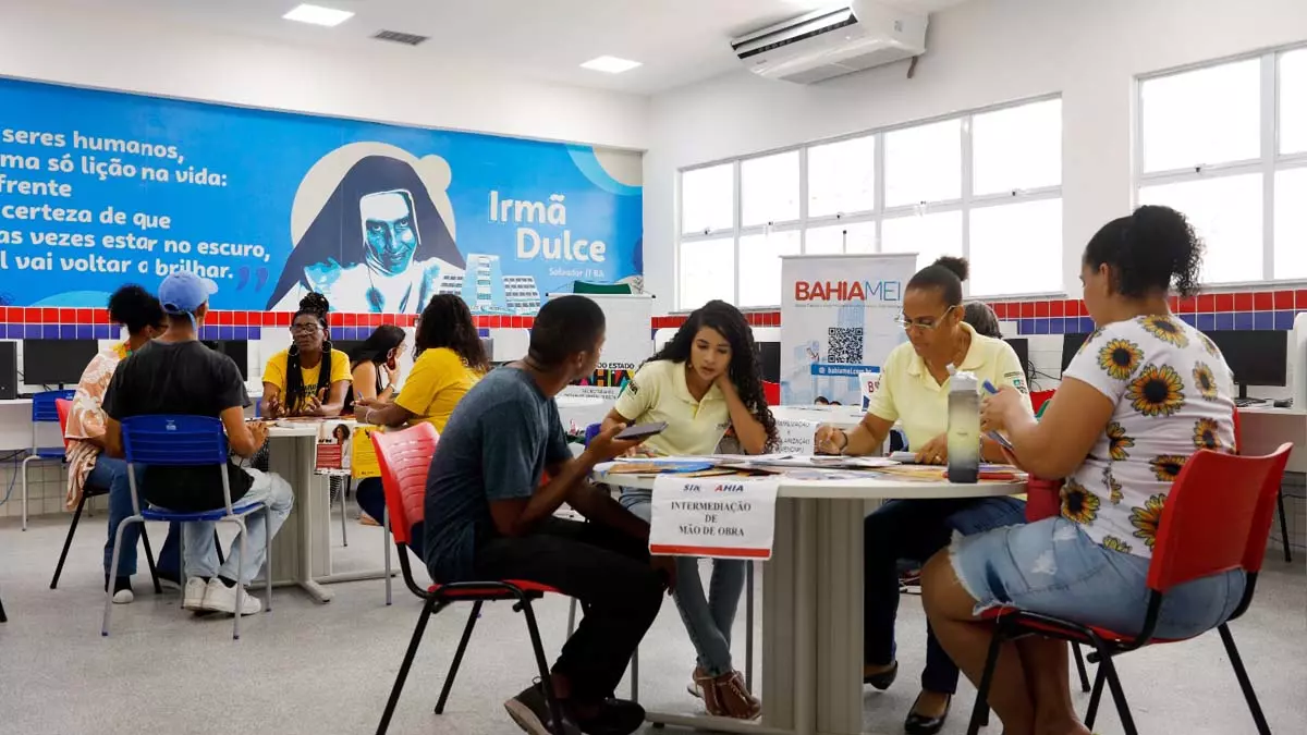 A iniciativa, inserida no Programa Bahia Pela Paz, do Governo do Estado, levou uma série de serviços de cidadania gratuitos aos