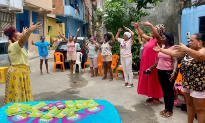 autocuidado com mulheres da comunidade do Dique Pequeno, em Salvador. Na atividade, foram abordadas, ainda, questões