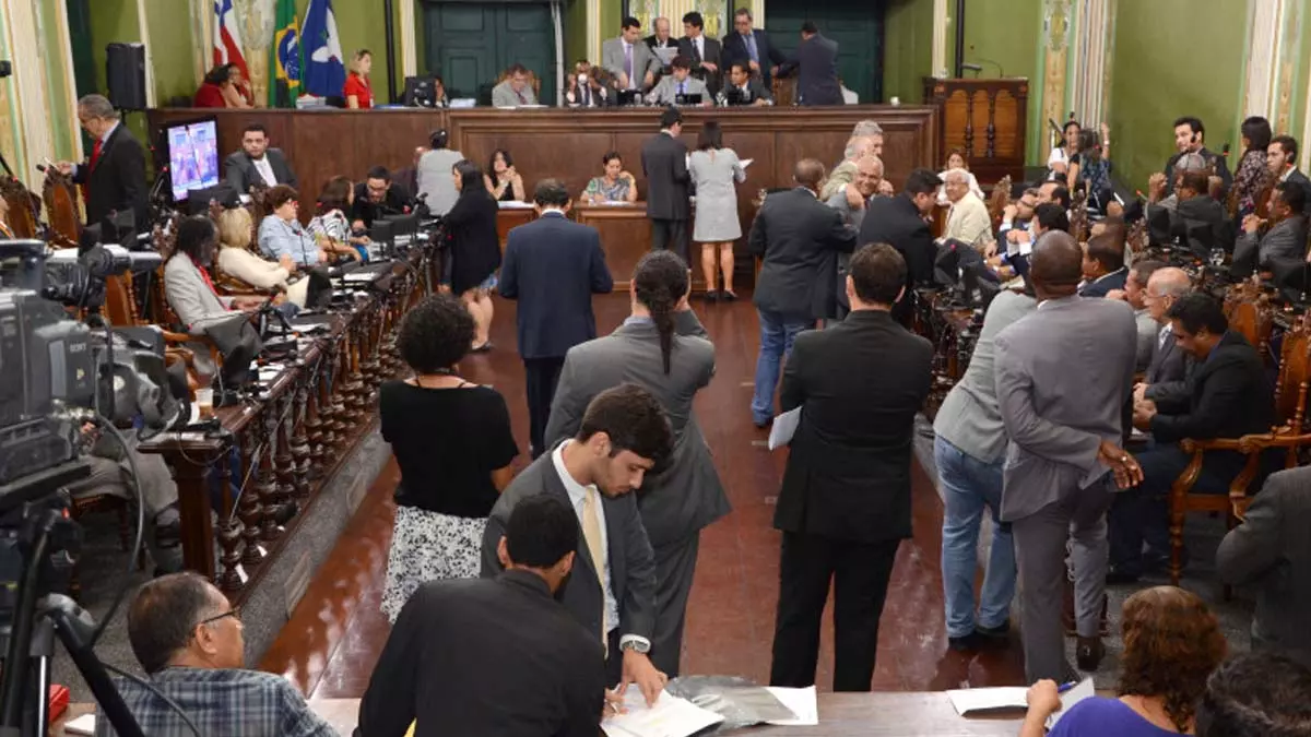 A Câmara Municipal de Salvador terá 17 novos vereadores para a 20ª Legislatura (2025-2028). Dos 43 titulares, 26 conseguiram se