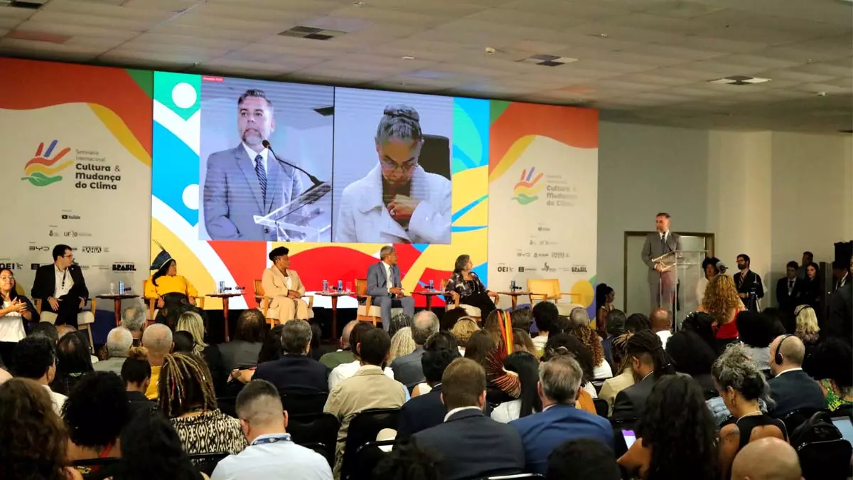 Centro de Convenções de Salvador. No primeiro dia do evento, autoridades nacionais, pesquisadores e visitantes de todo