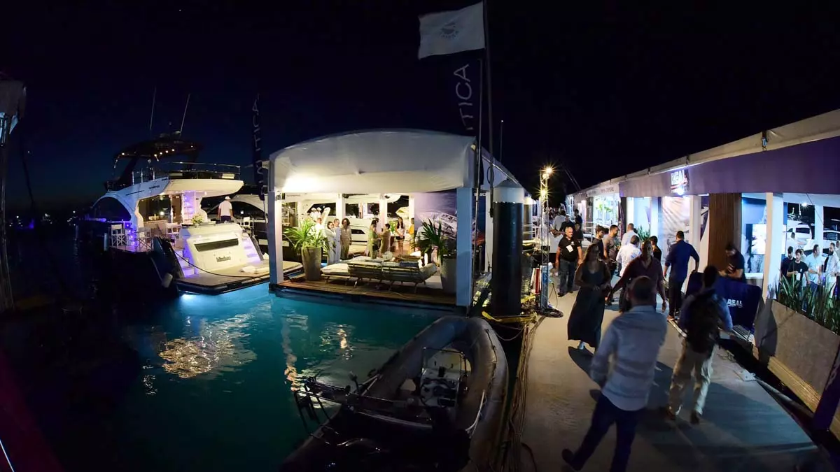 Primeiro evento náutico completamente flutuante do Nordeste, o Salvador Boat Show foi oficialmente aberto na noite desta quinta-feira (7)