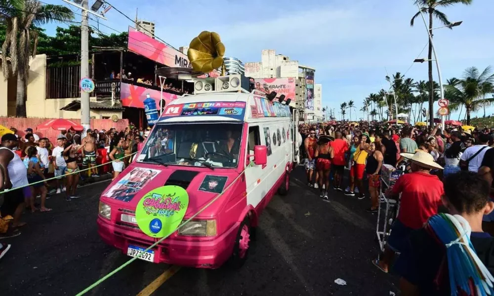 Atrações culturais que pretendem desfilar no pré-Carnaval 2025 em Salvador têm até a próxima terça-feira (19) para fazer