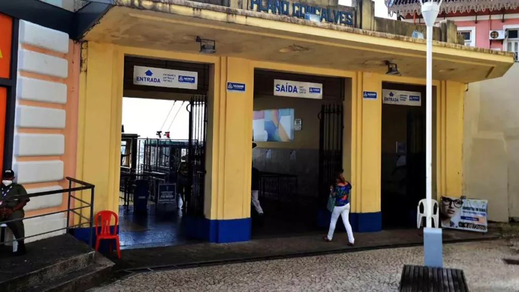 Passageiros que utilizam o Plano Inclinado Gonçalves passaram a contar com gratuidade na tarifa. O valor de R$0,15 não será