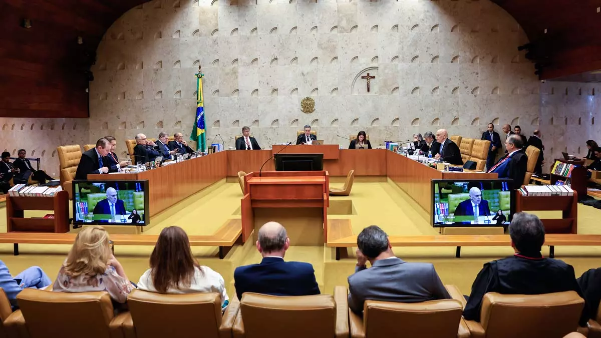 STF formou nesta segunda-feira (25) maioria de votos para permitir a continuidade do uso de símbolos religiosos em órgãos