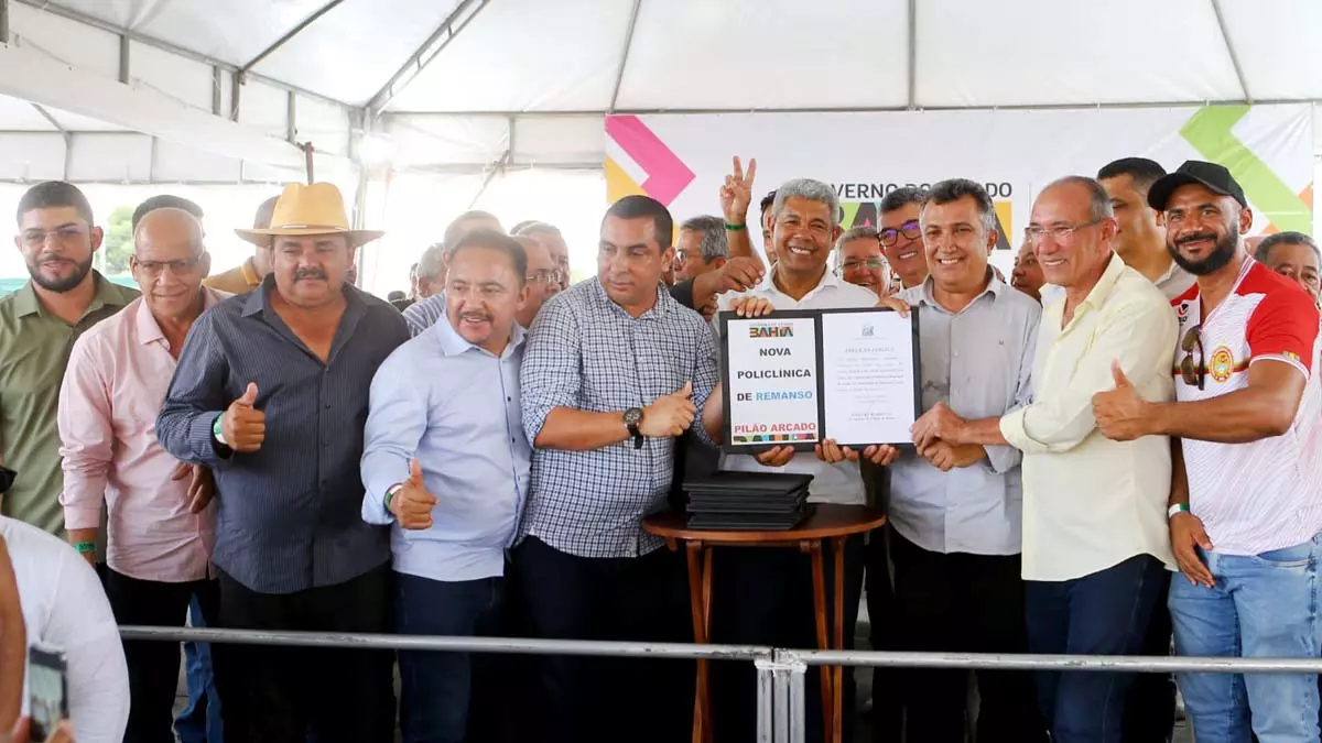 O governador Jerônimo Rodrigues assinou, nesta quarta-feira (13), a autorização para o início das obras da Policlínica de Remanso.