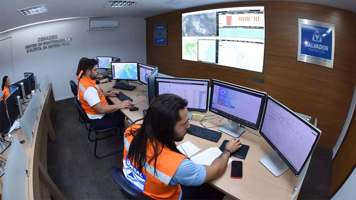 Salvador registrou mais de 219 milímetros de chuvas nas últimas 72 horas, conforme dados do Centro de Monitoramento de Alerta e