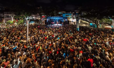 A cantora Luedji Luna concentrou um mar de gente no Largo da Mariquita, no Rio Vermelho, na noite desta quarta-feira (20),